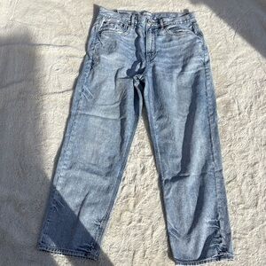 American Eagle 905 Boyfriend Jeans – Size 6 | High Rise | Light Wash | Casual